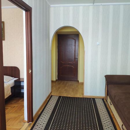 Комунальне Підприємство Готель Україна Zolochiv Exterior photo